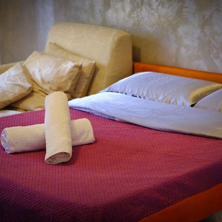 Appartamento Con Tre Camere - Zona Centrale أليساندريا المظهر الخارجي الصورة