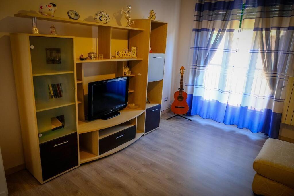 Appartamento Con Tre Camere - Zona Centrale أليساندريا المظهر الخارجي الصورة